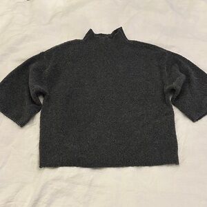 Abercrombie & Fitch Charcoal Knit sweater